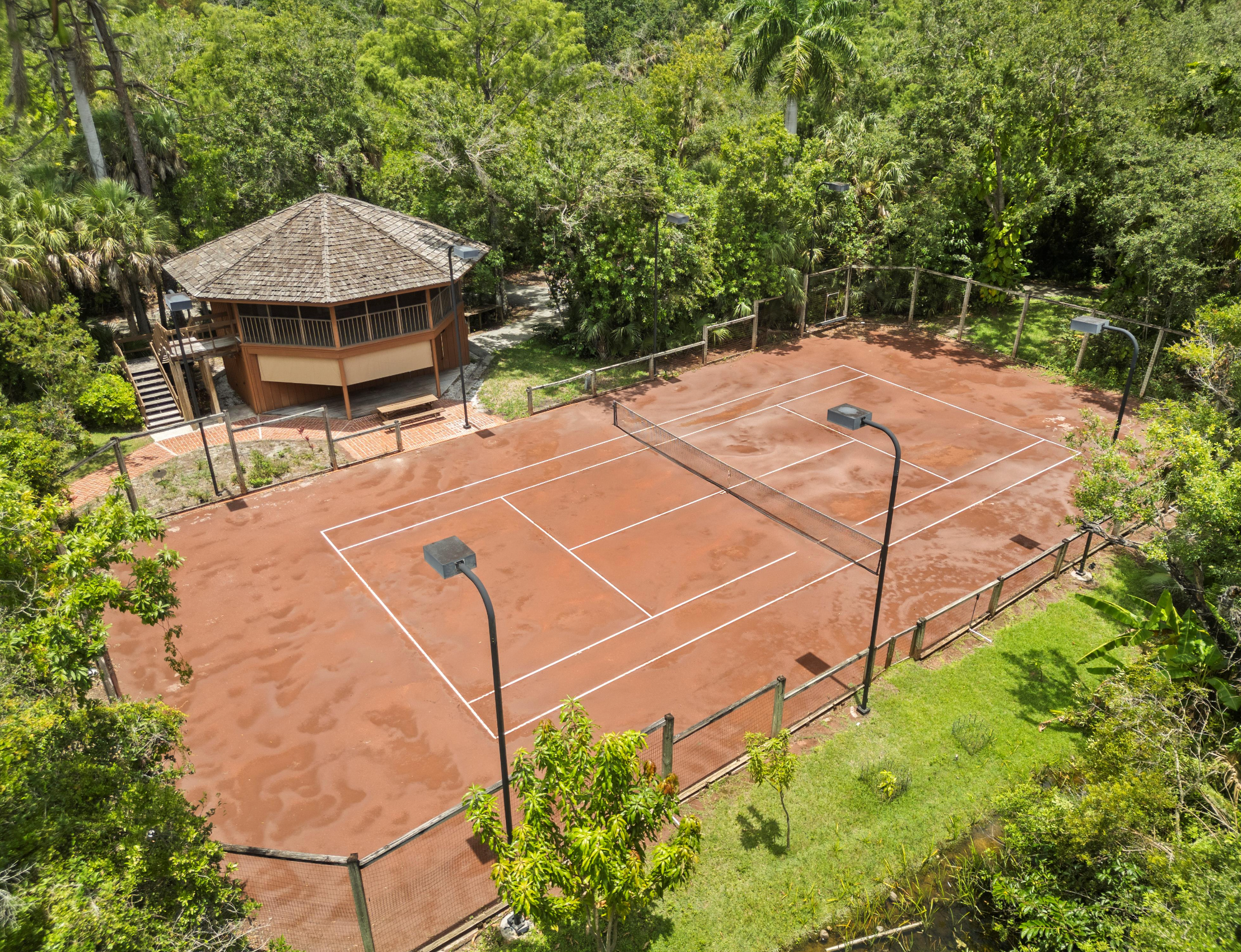 Gail Boulevard Court